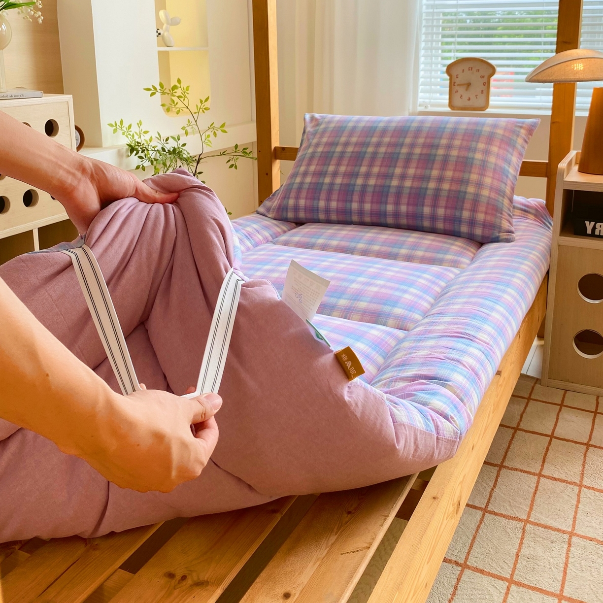 91家纺网 家纺一手货源 找家纺 梵克保罗 2025秋冬新款无印风学生宿舍床褥褥子 云舒紫