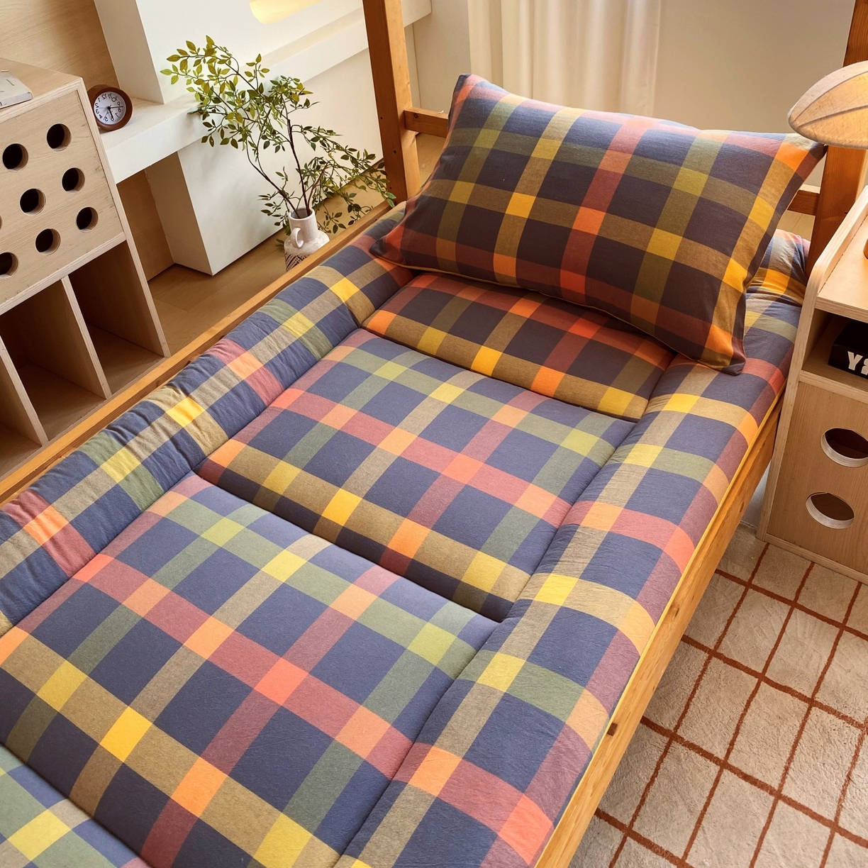 91家纺网 家纺一手货源 找家纺 梵克保罗 2025秋冬新款无印风学生宿舍床褥褥子 牛油果