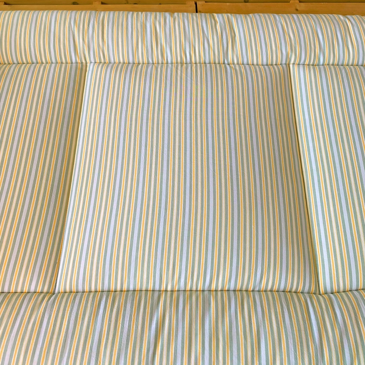 91家纺网 家纺一手货源 找家纺 梵克保罗 2025秋冬新款无印风学生宿舍床褥褥子 绿小条