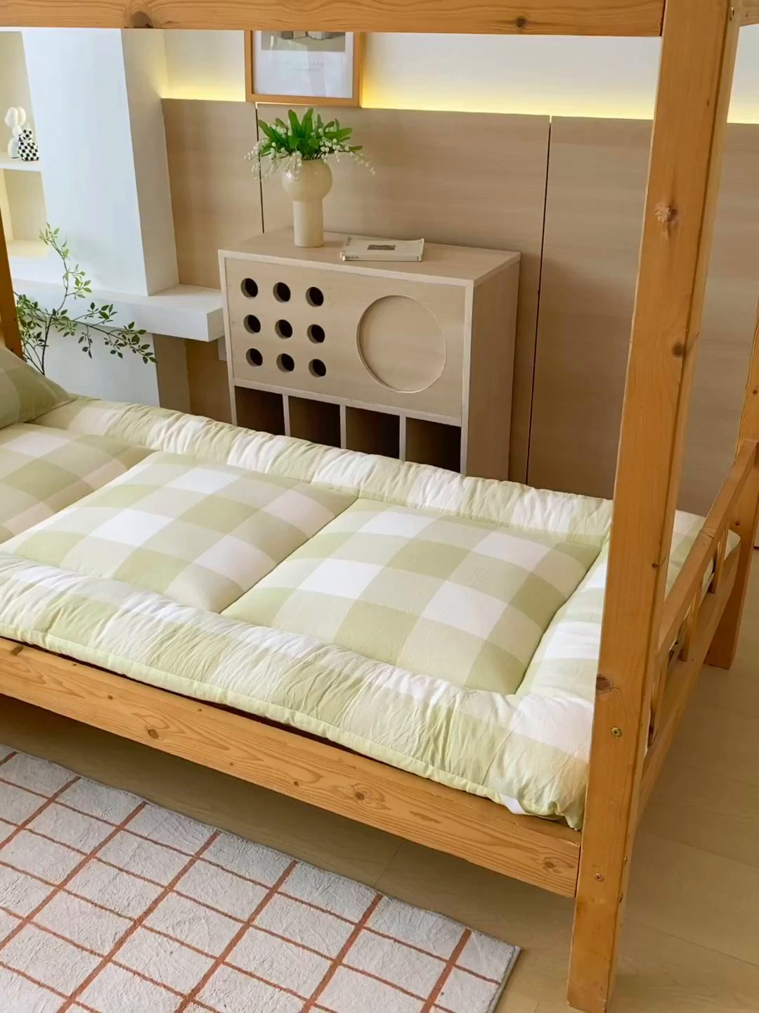 91家纺网 家纺一手货源 找家纺 梵克保罗 2025秋冬新款无印风学生宿舍床褥褥子 抹茶绿大格