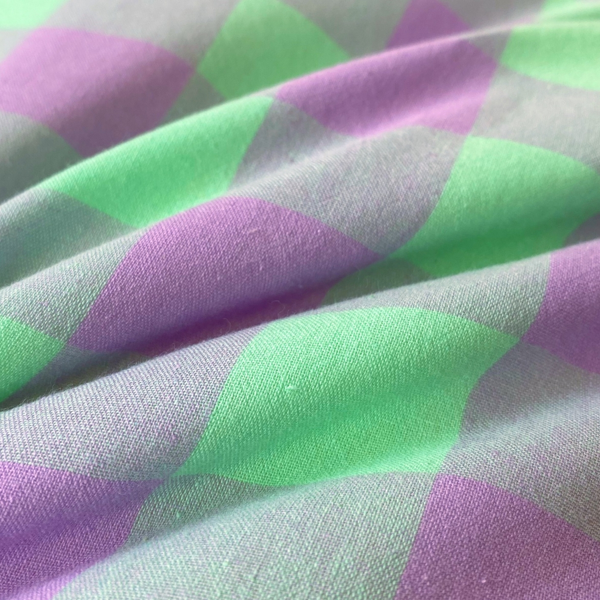 91家纺网 家纺一手货源 找家纺 梵克保罗 2025秋冬新款无印风学生宿舍床褥褥子 绿野中格