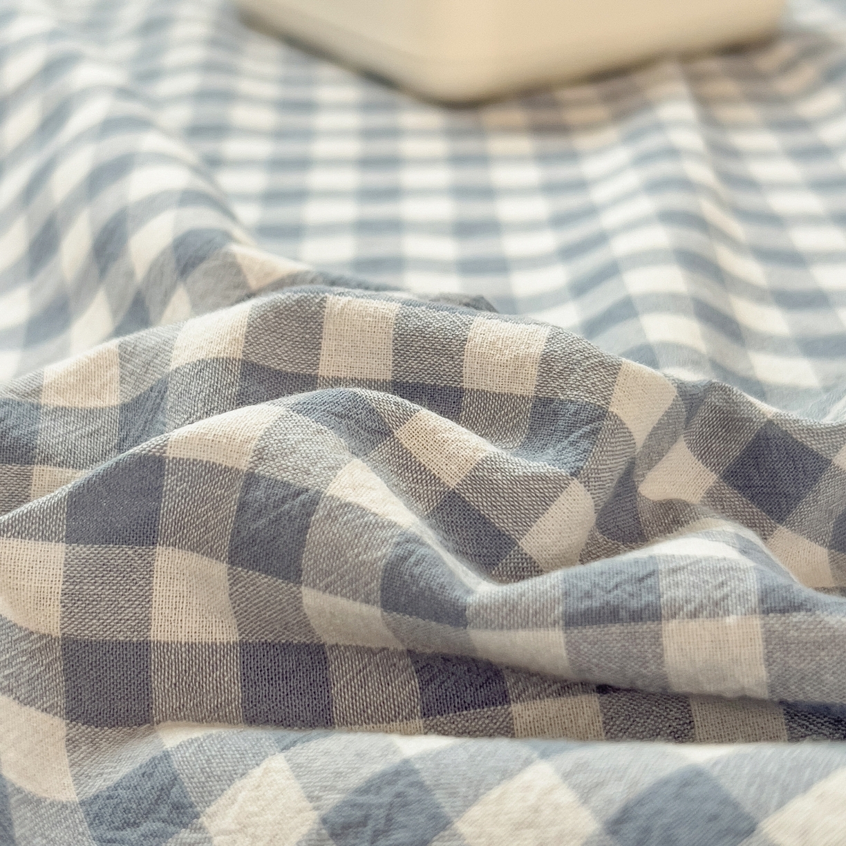 91家纺网 家纺一手货源 找家纺 梵克保罗 2025春夏新款水洗棉学生宿舍床单款床笠款三件套六件套大礼包学生季 天蓝小格