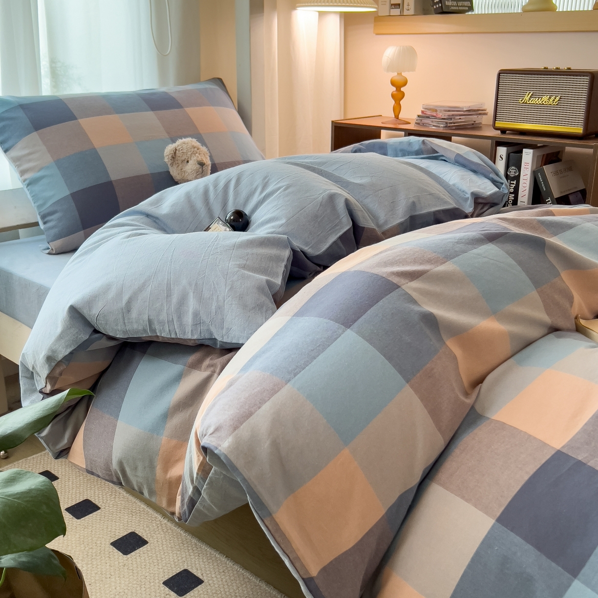 91家纺网 家纺一手货源 找家纺 梵克保罗 2025春夏新款水洗棉学生宿舍床单款床笠款三件套六件套大礼包学生季 炫彩蓝格