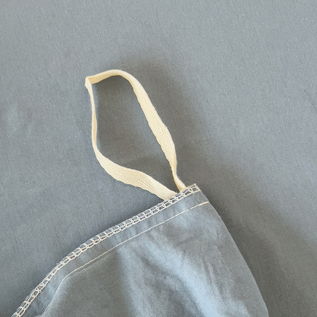 91家纺网 家纺一手货源 找家纺 梵克保罗 2025春夏新款水洗棉学生宿舍床单款床笠款三件套六件套大礼包学生季 天蓝中格