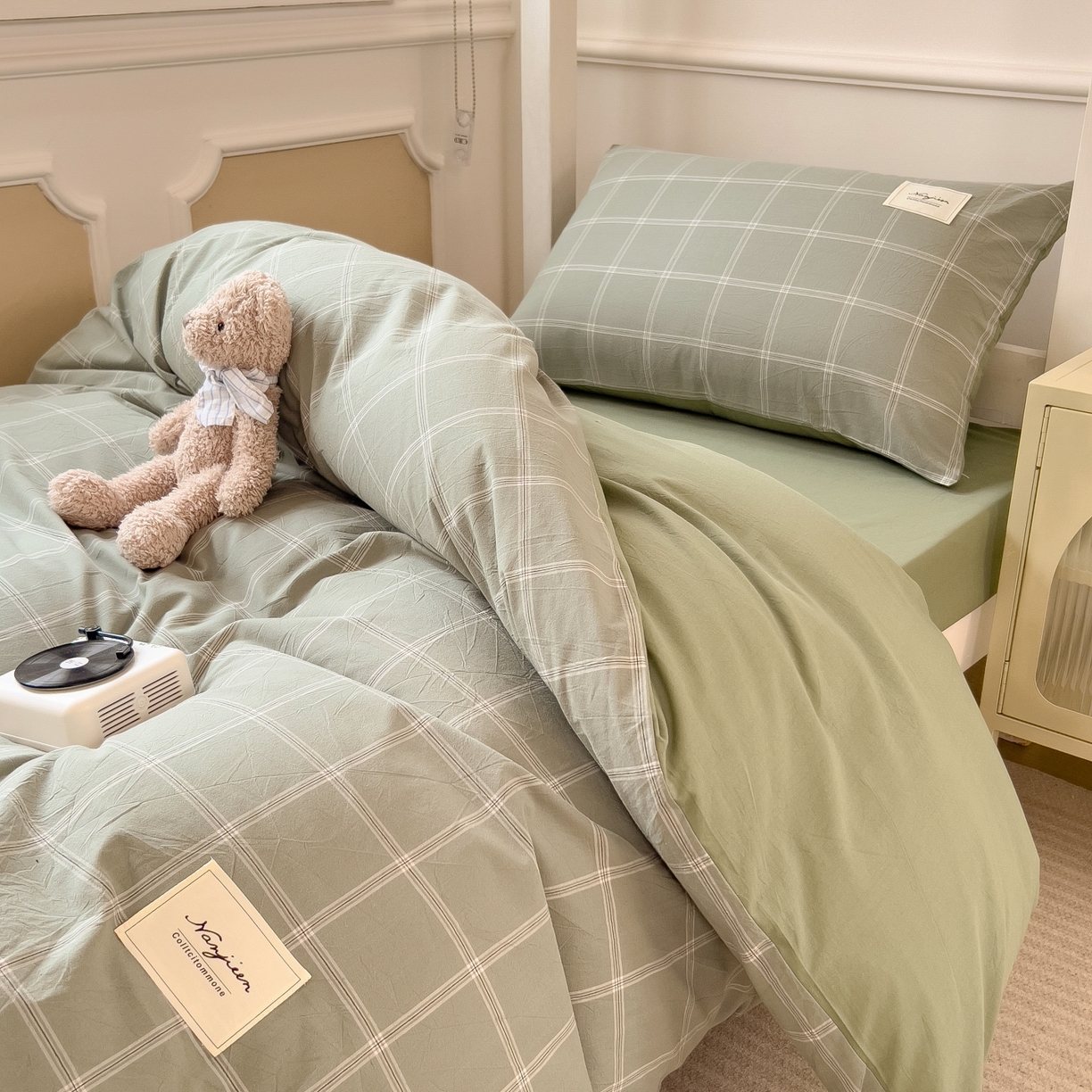 91家纺网 家纺一手货源 找家纺 梵克保罗 2025春夏新款水洗棉学生宿舍床单款床笠款三件套六件套大礼包学生季 格韵绿