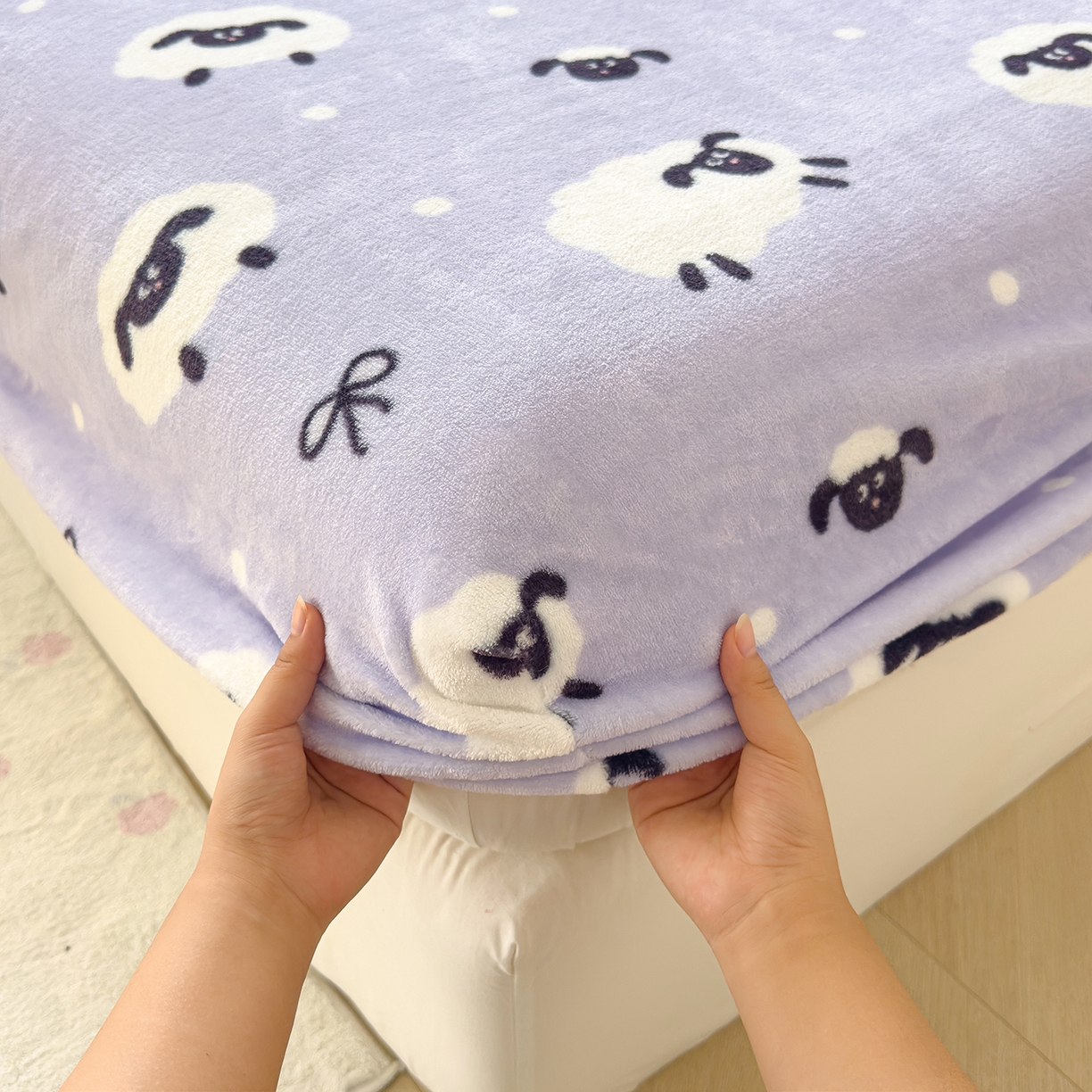 91家纺网 家纺一手货源 找家纺 久云居 2025新款高克重牛奶绒床笠 绵阳牧场