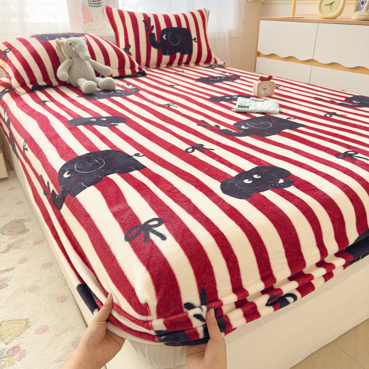 久云居 2025新款高克重牛奶绒床笠 大象乐园