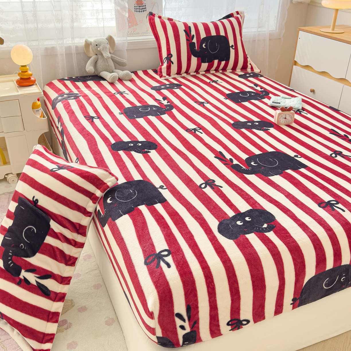 91家纺网 家纺一手货源 找家纺 久云居 2025新款高克重牛奶绒床笠 大象乐园