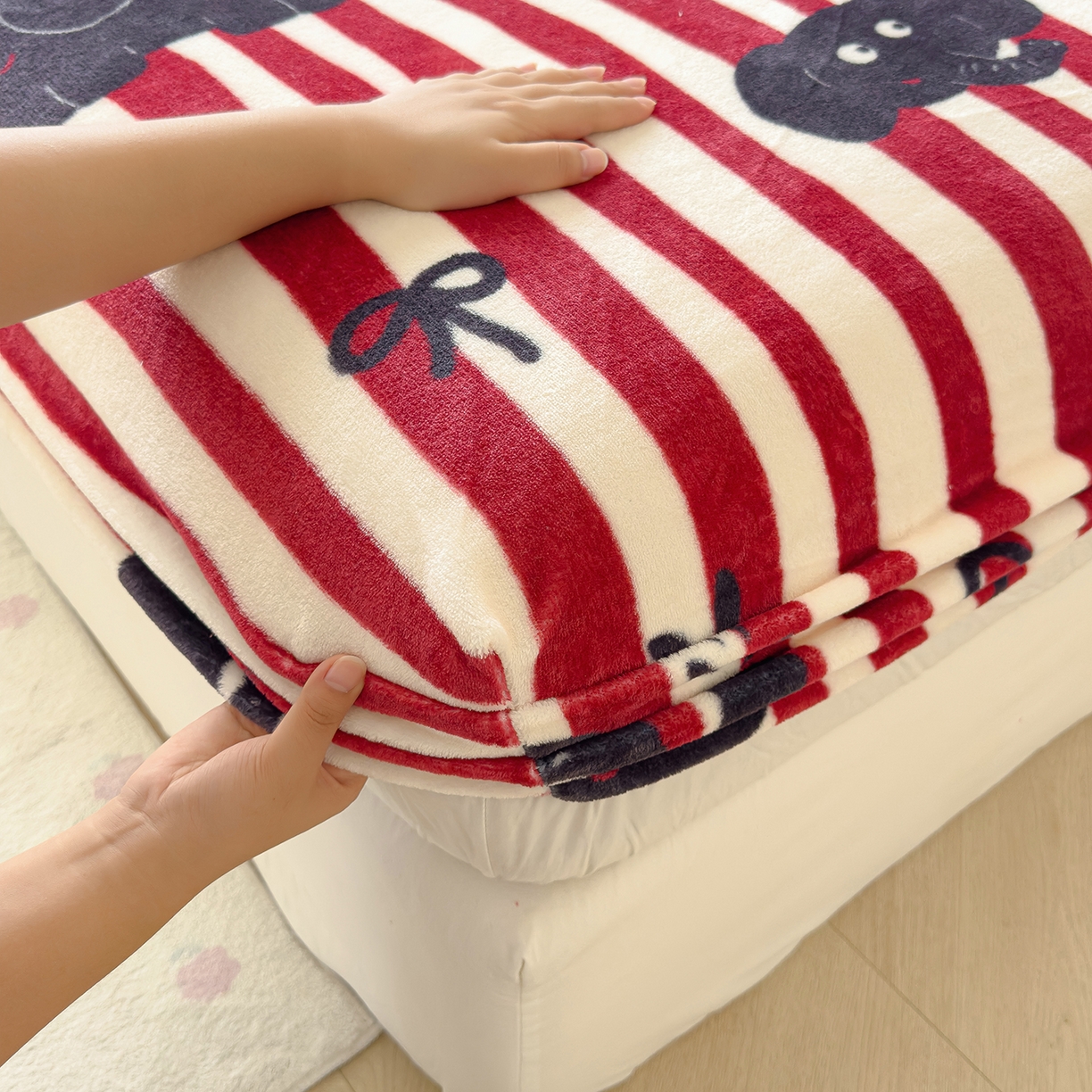 91家纺网 家纺一手货源 找家纺 久云居 2025新款高克重牛奶绒床笠 大象乐园