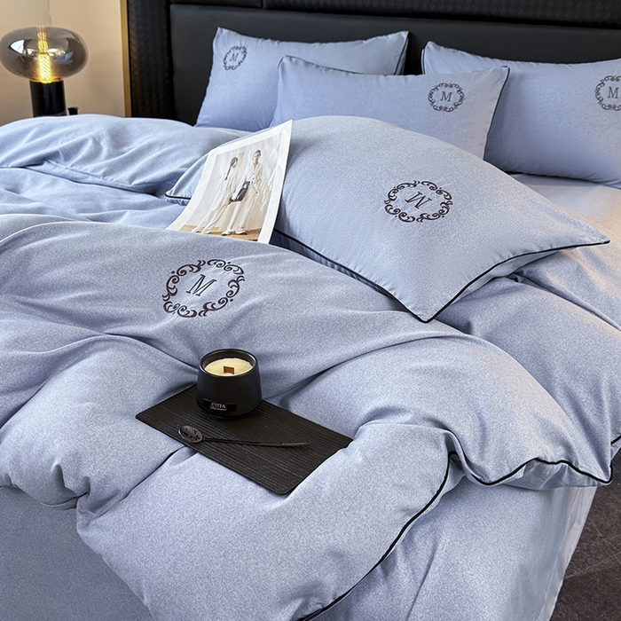 91家纺网 家纺一手货源 找家纺 梵克保罗 2025秋冬新款加厚肌理纹碳素磨毛刺绣嵌绳轻奢四件套-慕韵 慕韵-蓝