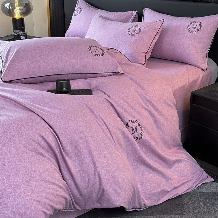 91家纺网 家纺一手货源 找家纺 梵克保罗 2025秋冬新款加厚肌理纹碳素磨毛刺绣嵌绳轻奢四件套-慕韵 慕韵-紫