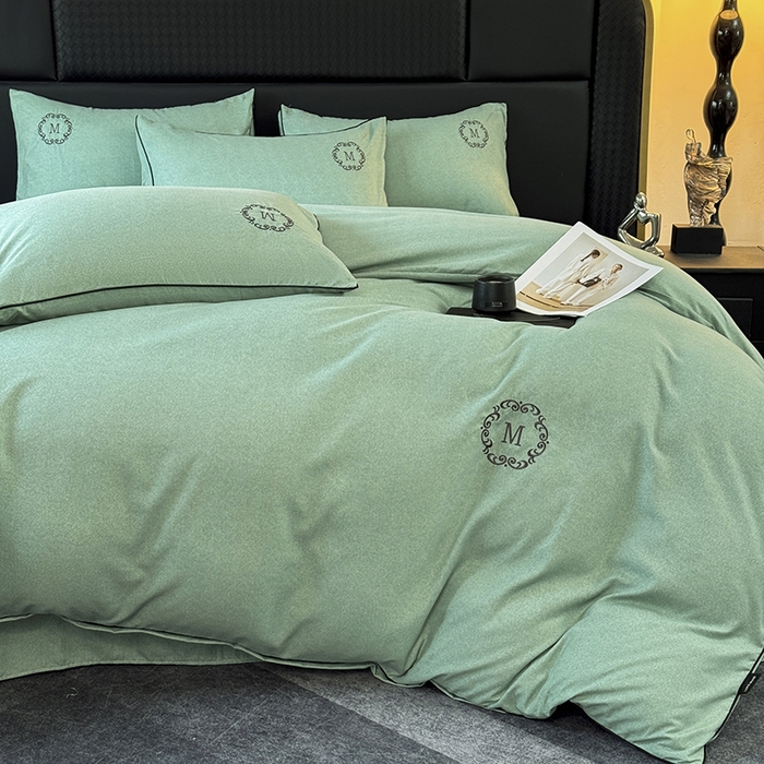 91家纺网 家纺一手货源 找家纺 梵克保罗 2025秋冬新款加厚肌理纹碳素磨毛刺绣嵌绳轻奢四件套-慕韵 慕韵-绿