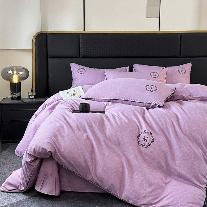 91家纺网 家纺一手货源 找家纺 梵克保罗 2025秋冬新款加厚肌理纹碳素磨毛刺绣嵌绳轻奢四件套-慕韵 慕韵-紫