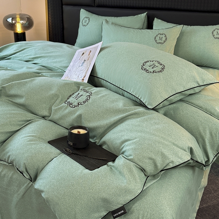 91家纺网 家纺一手货源 找家纺 梵克保罗 2025秋冬新款加厚肌理纹碳素磨毛刺绣嵌绳轻奢四件套-慕韵 慕韵-绿