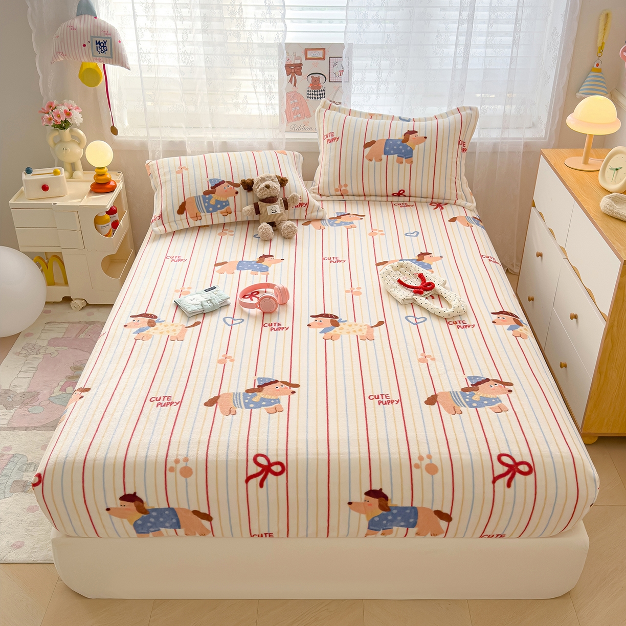 91家纺网 家纺一手货源 找家纺 久云居 2025新款高克重牛奶绒床笠 萌犬派对