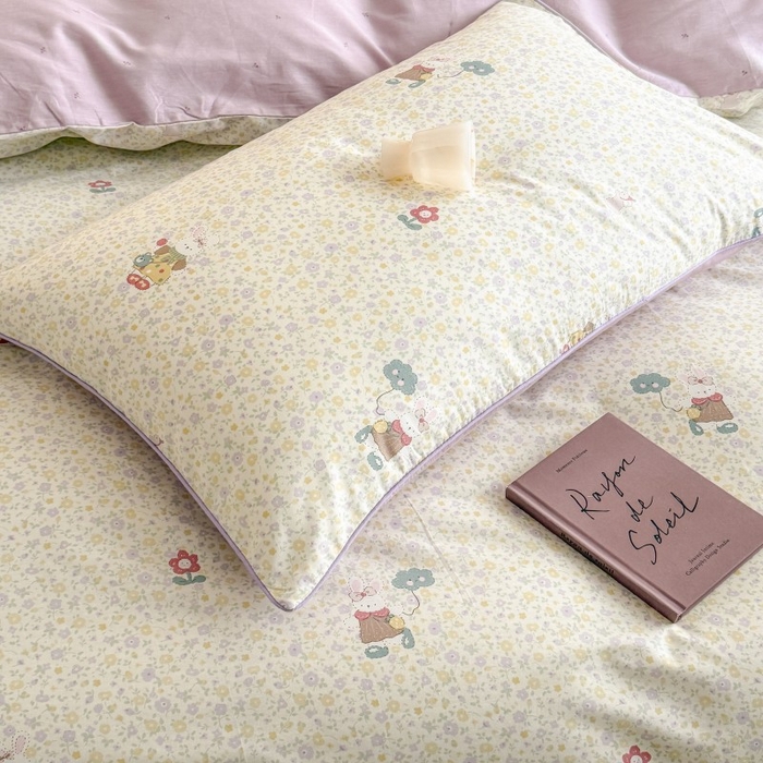 91家纺网 家纺一手货源 找家纺 梵克保罗 2025秋冬新款全棉印花嵌绳款小清新系列四件套 兔斯基