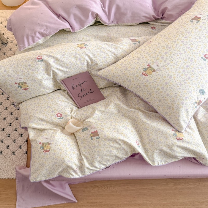 91家纺网 家纺一手货源 找家纺 梵克保罗 2025秋冬新款全棉印花嵌绳款小清新系列四件套 兔斯基