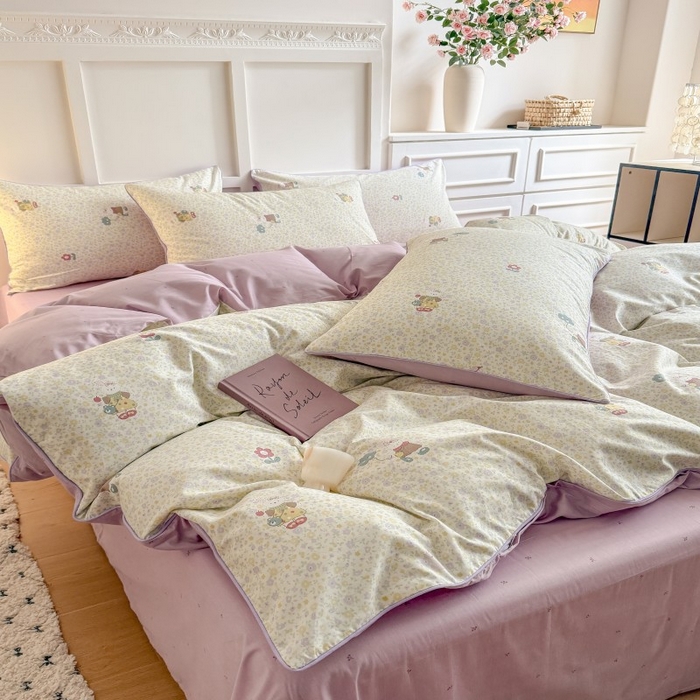 91家纺网 家纺一手货源 找家纺 梵克保罗 2025秋冬新款全棉印花嵌绳款小清新系列四件套 兔斯基