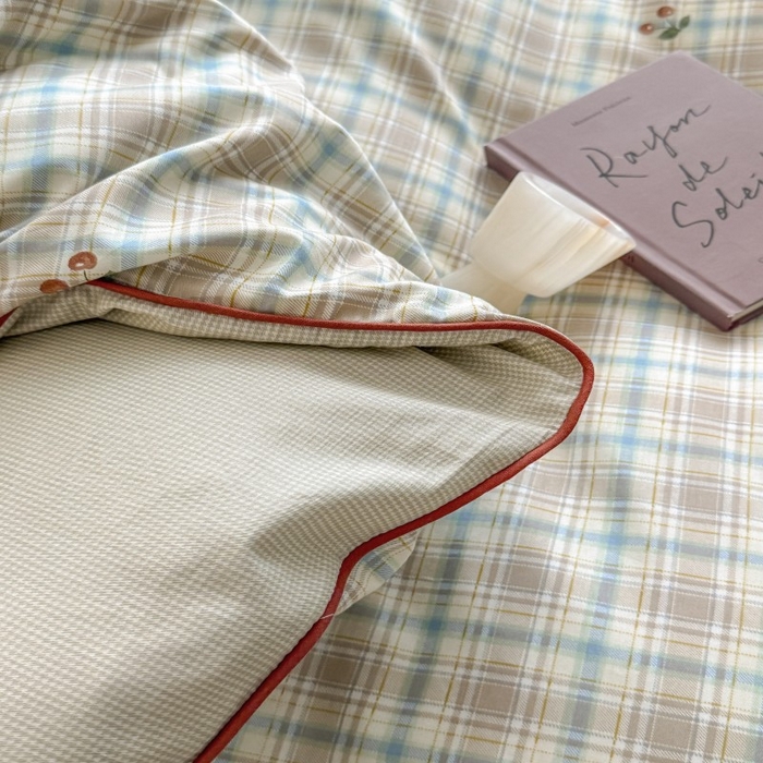 91家纺网 家纺一手货源 找家纺 梵克保罗 2025秋冬新款全棉印花嵌绳款小清新系列四件套 樱桃格格