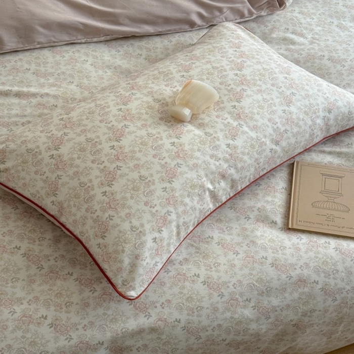 91家纺网 家纺一手货源 找家纺 梵克保罗 2025秋冬新款全棉印花嵌绳款小清新系列四件套 秋海棠