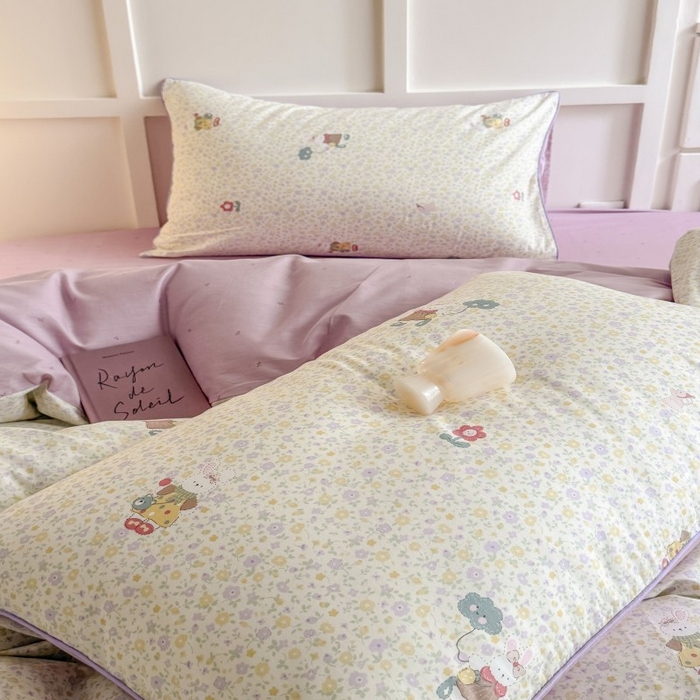 91家纺网 家纺一手货源 找家纺 梵克保罗 2025秋冬新款全棉印花嵌绳款小清新系列四件套 兔斯基