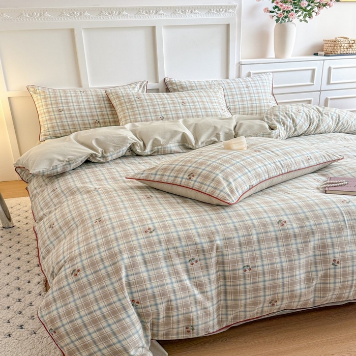 91家纺网 家纺一手货源 找家纺 梵克保罗 2025秋冬新款全棉印花嵌绳款小清新系列四件套 樱桃格格