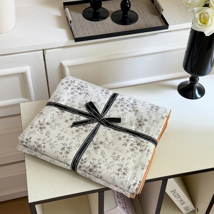 91家纺网 家纺一手货源 找家纺 梵克保罗 2025秋冬新款全棉印花嵌绳款小清新系列四件套 组合图