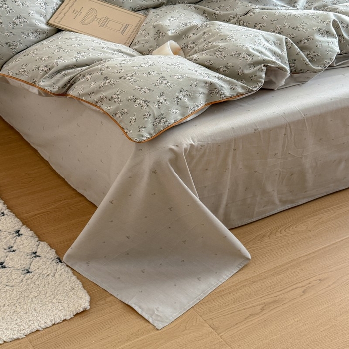 91家纺网 家纺一手货源 找家纺 梵克保罗 2025秋冬新款全棉印花嵌绳款小清新系列四件套 摩卡