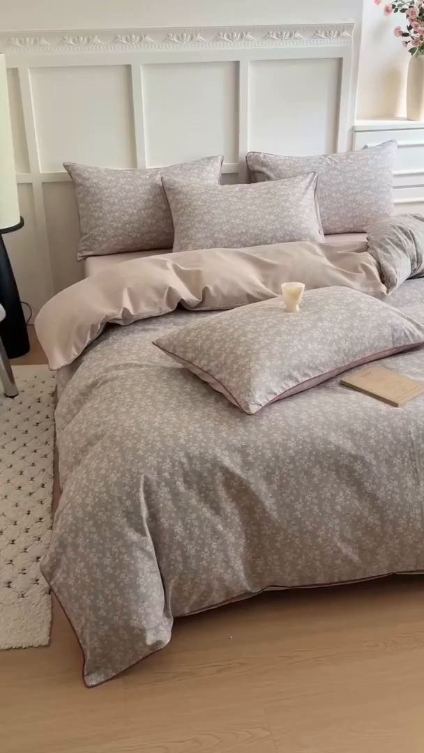 91家纺网 家纺一手货源 找家纺 梵克保罗 2025秋冬新款全棉印花嵌绳款小清新系列四件套 夏花-豆沙