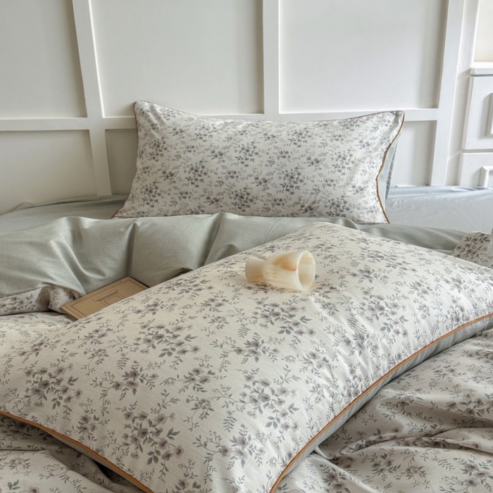 91家纺网 家纺一手货源 找家纺 梵克保罗 2025秋冬新款全棉印花嵌绳款小清新系列四件套 花田里