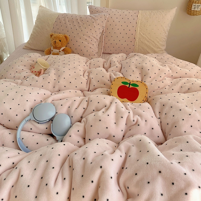 91家纺网 家纺一手货源 找家纺 （总）瑞莱 2025年秋冬新款全棉花边牛奶绒四件套