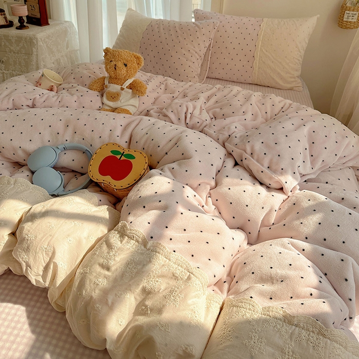 91家纺网 家纺一手货源 找家纺 （总）瑞莱 2025年秋冬新款全棉花边牛奶绒四件套