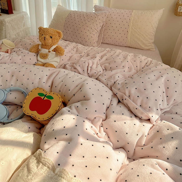 91家纺网 家纺一手货源 找家纺 （总）瑞莱 2025年秋冬新款全棉花边牛奶绒四件套