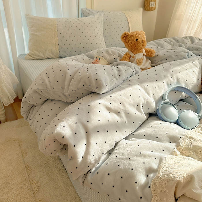 91家纺网 家纺一手货源 找家纺 瑞莱 2025年秋冬新款全棉花边牛奶绒四件套 全棉花边-可可蓝