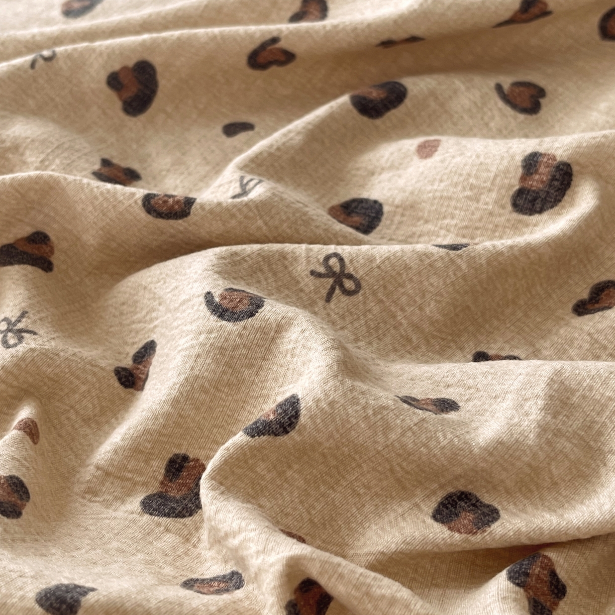 91家纺网 家纺一手货源 找家纺 梵克保罗 2025秋冬新款10A抗菌原麻床笠套件跨境外贸 精致豹纹