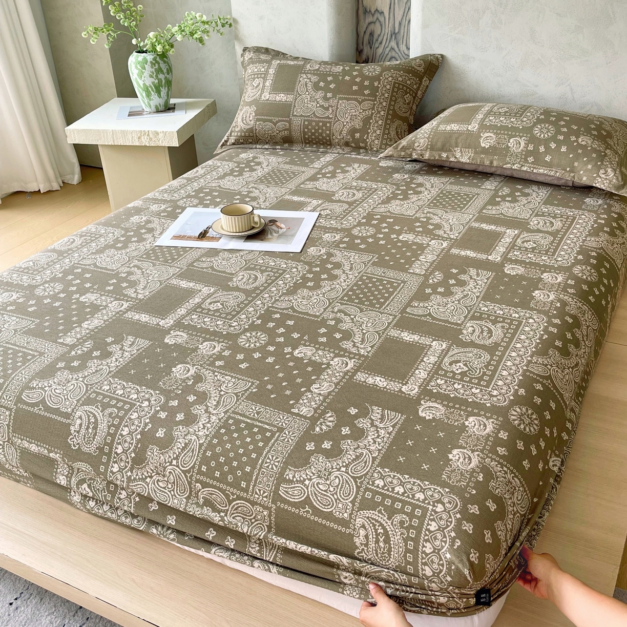 91家纺网 家纺一手货源 找家纺 梵克保罗 2025秋冬新款10A抗菌原麻床笠套件跨境外贸 墨染芳华