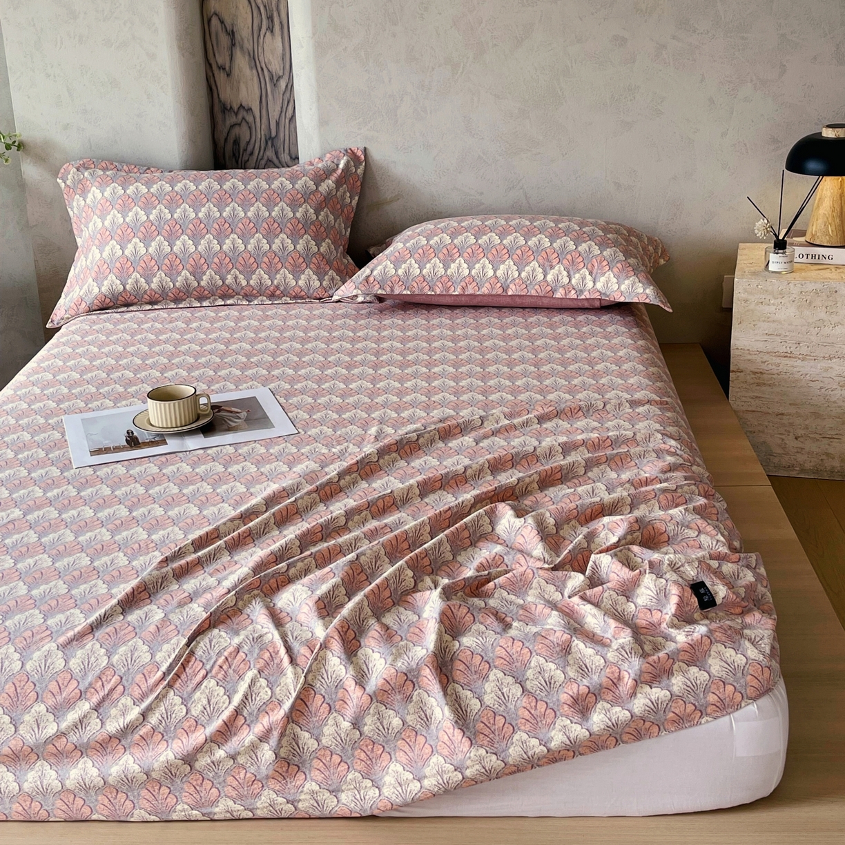 91家纺网 家纺一手货源 找家纺 梵克保罗 2025秋冬新款10A抗菌原麻床笠套件跨境外贸 时光森林