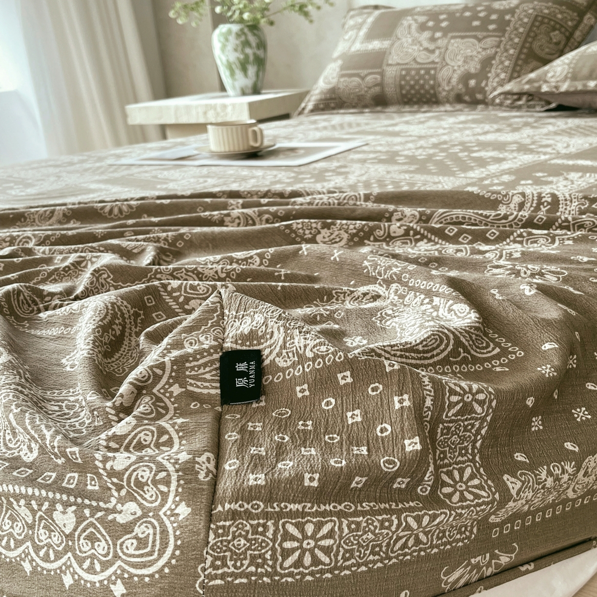 91家纺网 家纺一手货源 找家纺 梵克保罗 2025秋冬新款10A抗菌原麻床笠套件跨境外贸 墨染芳华