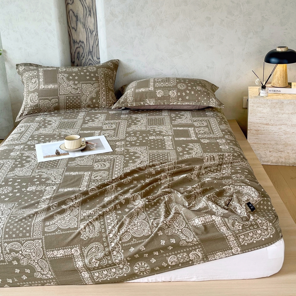 91家纺网 家纺一手货源 找家纺 梵克保罗 2025秋冬新款10A抗菌原麻床笠套件跨境外贸 墨染芳华