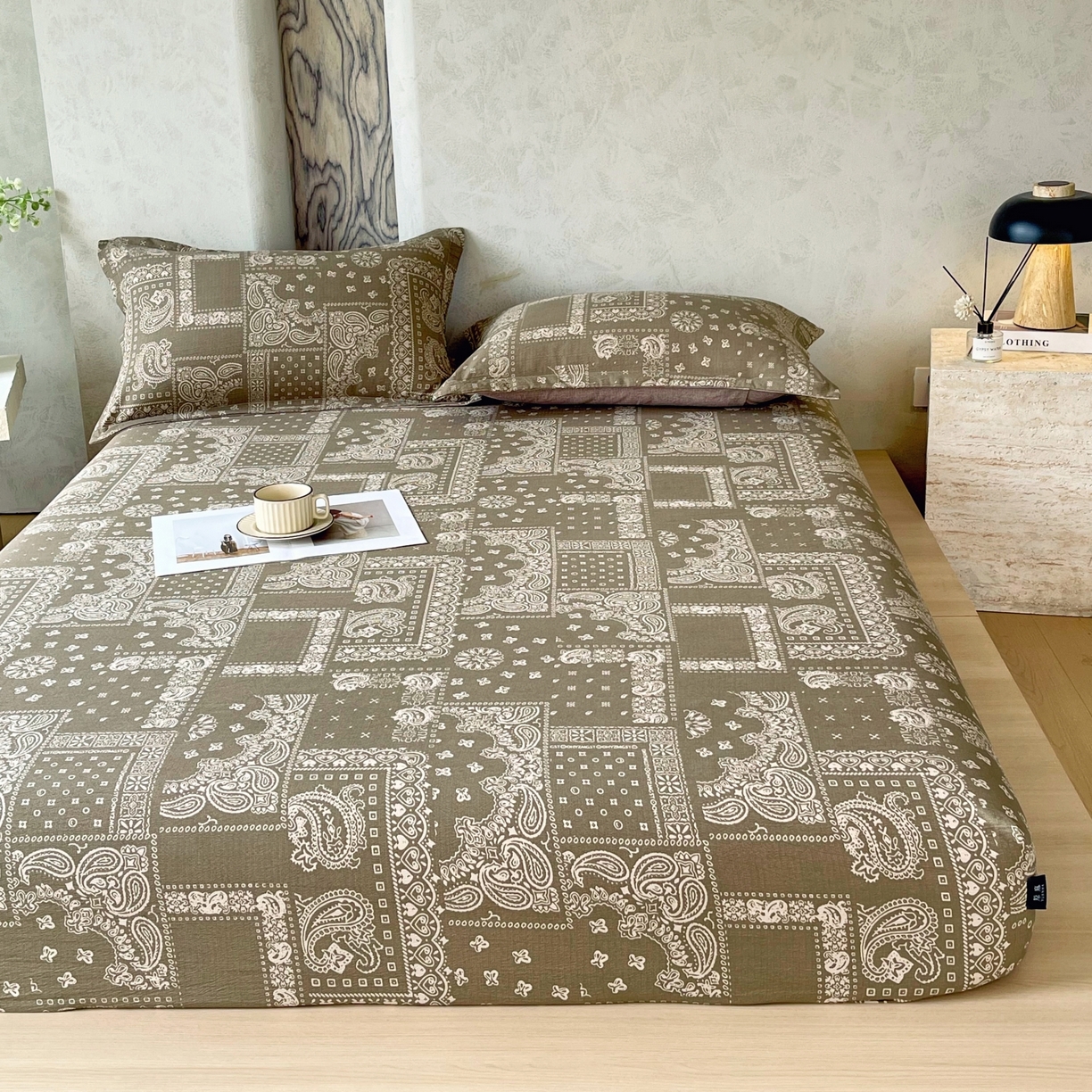 91家纺网 家纺一手货源 找家纺 梵克保罗 2025秋冬新款10A抗菌原麻床笠套件跨境外贸 墨染芳华