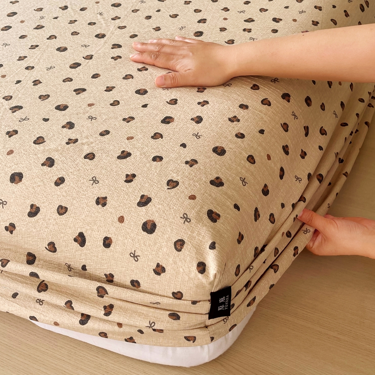 91家纺网 家纺一手货源 找家纺 梵克保罗 2025秋冬新款10A抗菌原麻床笠套件跨境外贸 精致豹纹