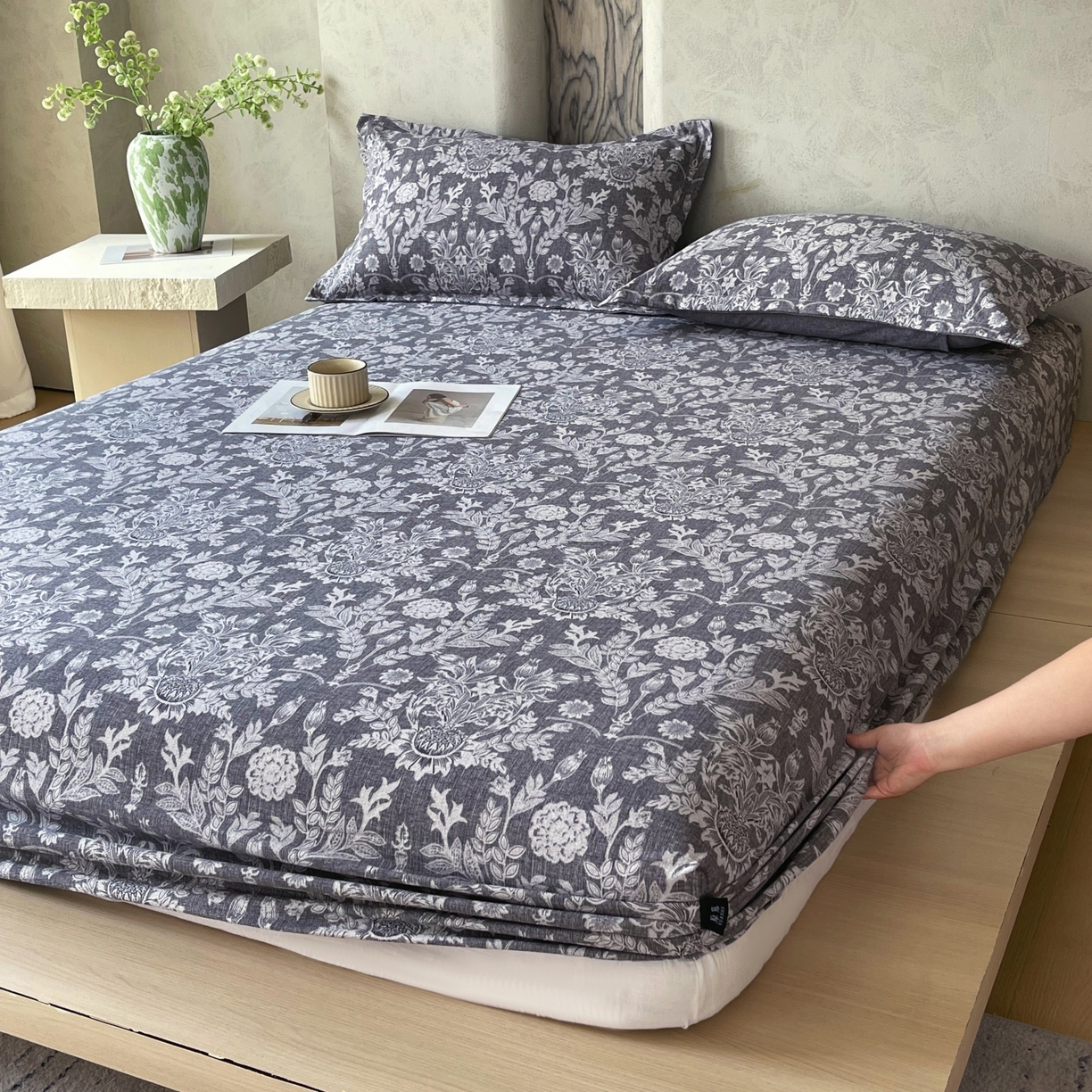 91家纺网 家纺一手货源 找家纺 梵克保罗 2025秋冬新款10A抗菌原麻床笠套件跨境外贸 人间草木