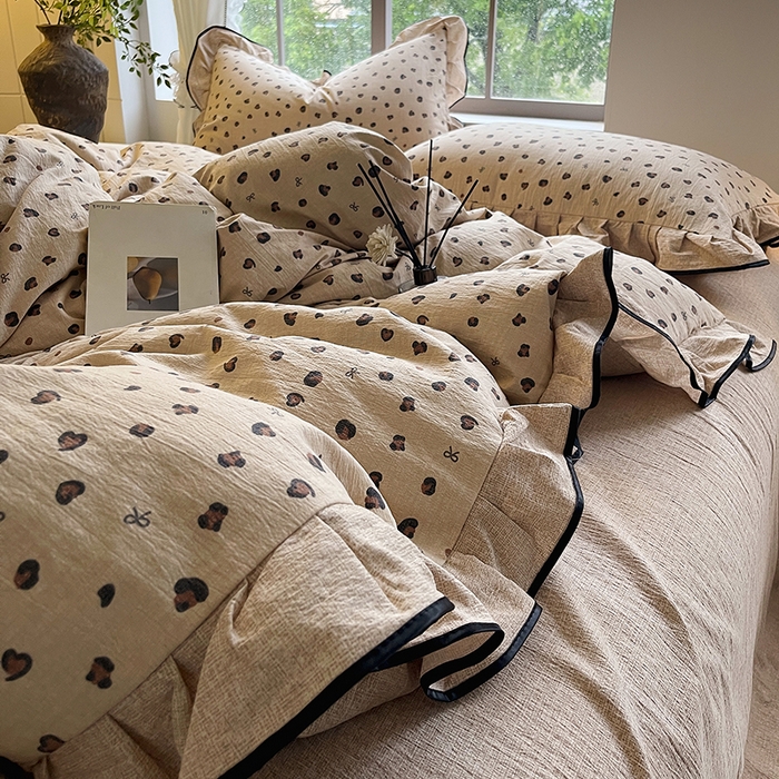 91家纺网 家纺一手货源 找家纺 梵克保罗 2025秋冬新品10A抗菌原麻荷叶边床单款三件套四件套 精致豹纹