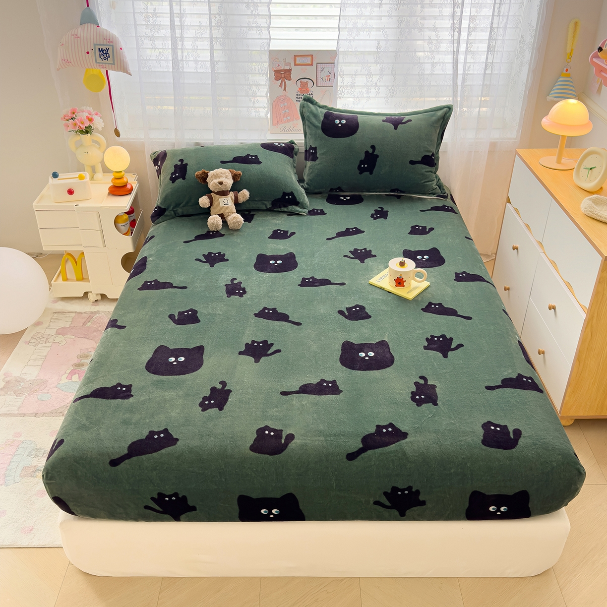 91家纺网 家纺一手货源 找家纺 久云居 2025新款高克重牛奶绒床笠 墨绿喵星