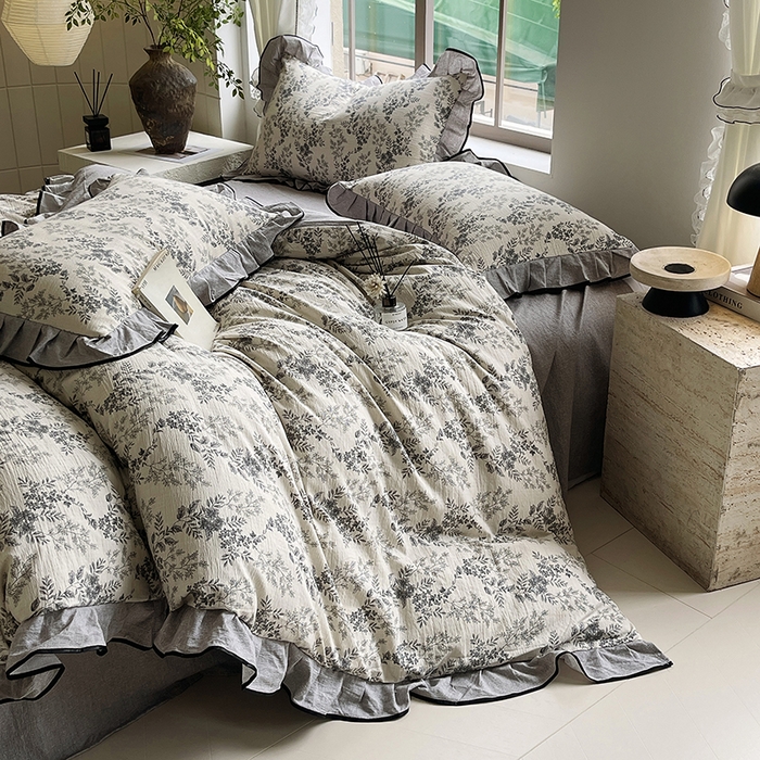 91家纺网 家纺一手货源 找家纺 梵克保罗 2025秋冬新品10A抗菌原麻荷叶边床单款三件套四件套 灰色空间