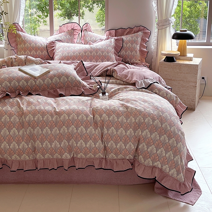 91家纺网 家纺一手货源 找家纺 梵克保罗 2025秋冬新品10A抗菌原麻荷叶边床单款三件套四件套 时光森林