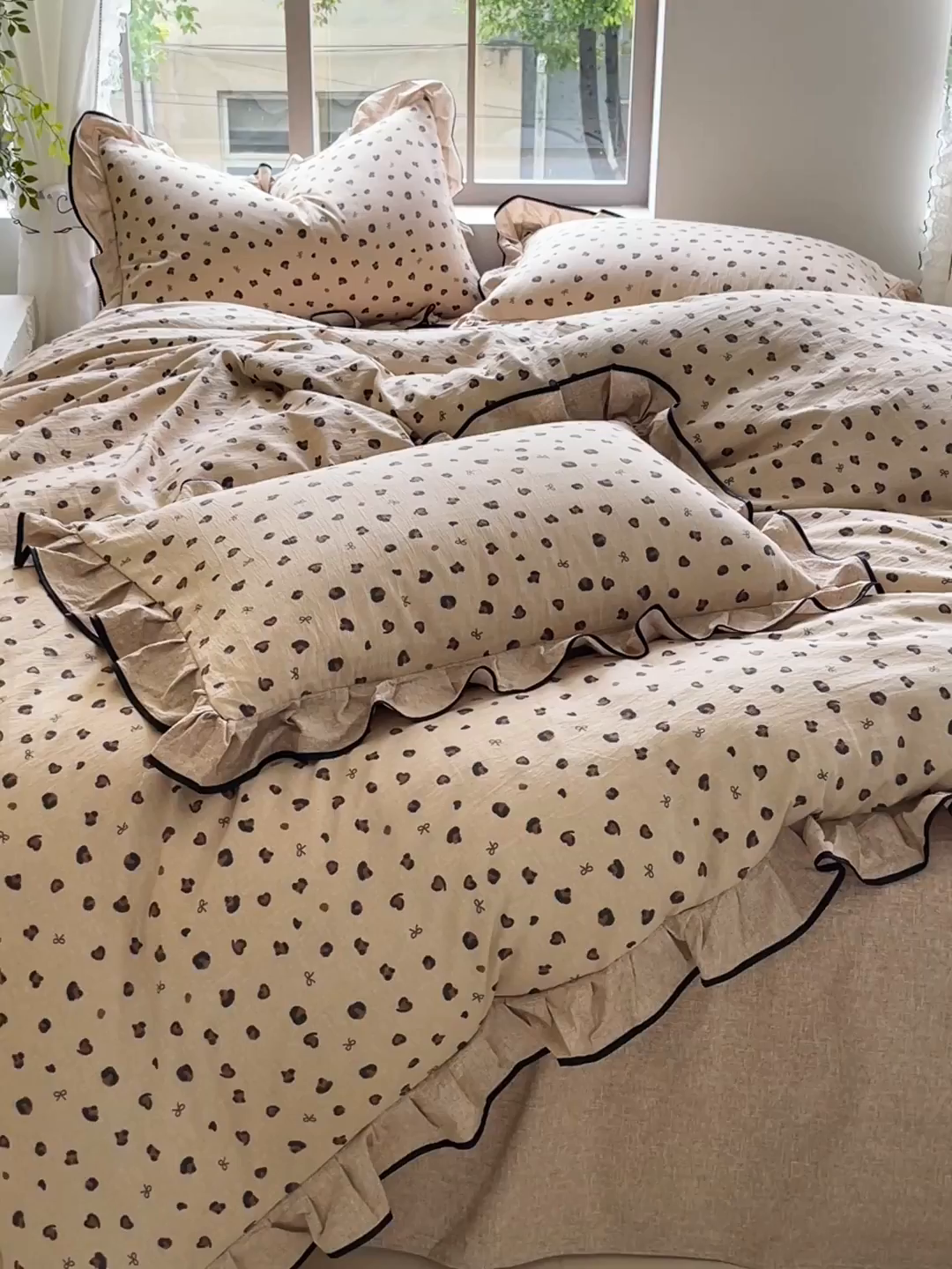 91家纺网 家纺一手货源 找家纺 梵克保罗 2025秋冬新品10A抗菌原麻荷叶边床单款三件套四件套 精致豹纹