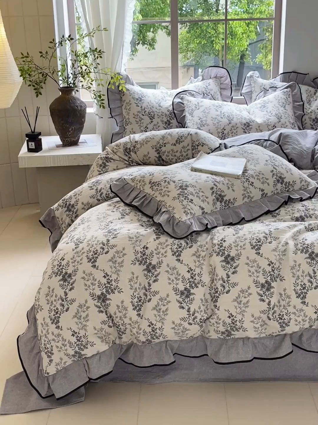 91家纺网 家纺一手货源 找家纺 梵克保罗 2025秋冬新品10A抗菌原麻荷叶边床单款三件套四件套 灰色空间