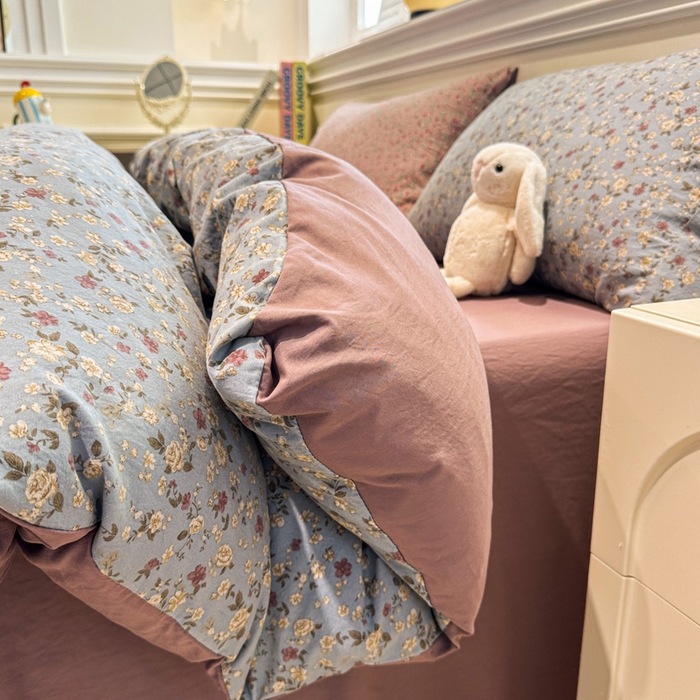 91家纺网 家纺一手货源 找家纺 爱彼家纺 2025新款中古风亚麻水洗棉四件套-玫瑰系列-纽扣款 玫瑰-碎花漫语