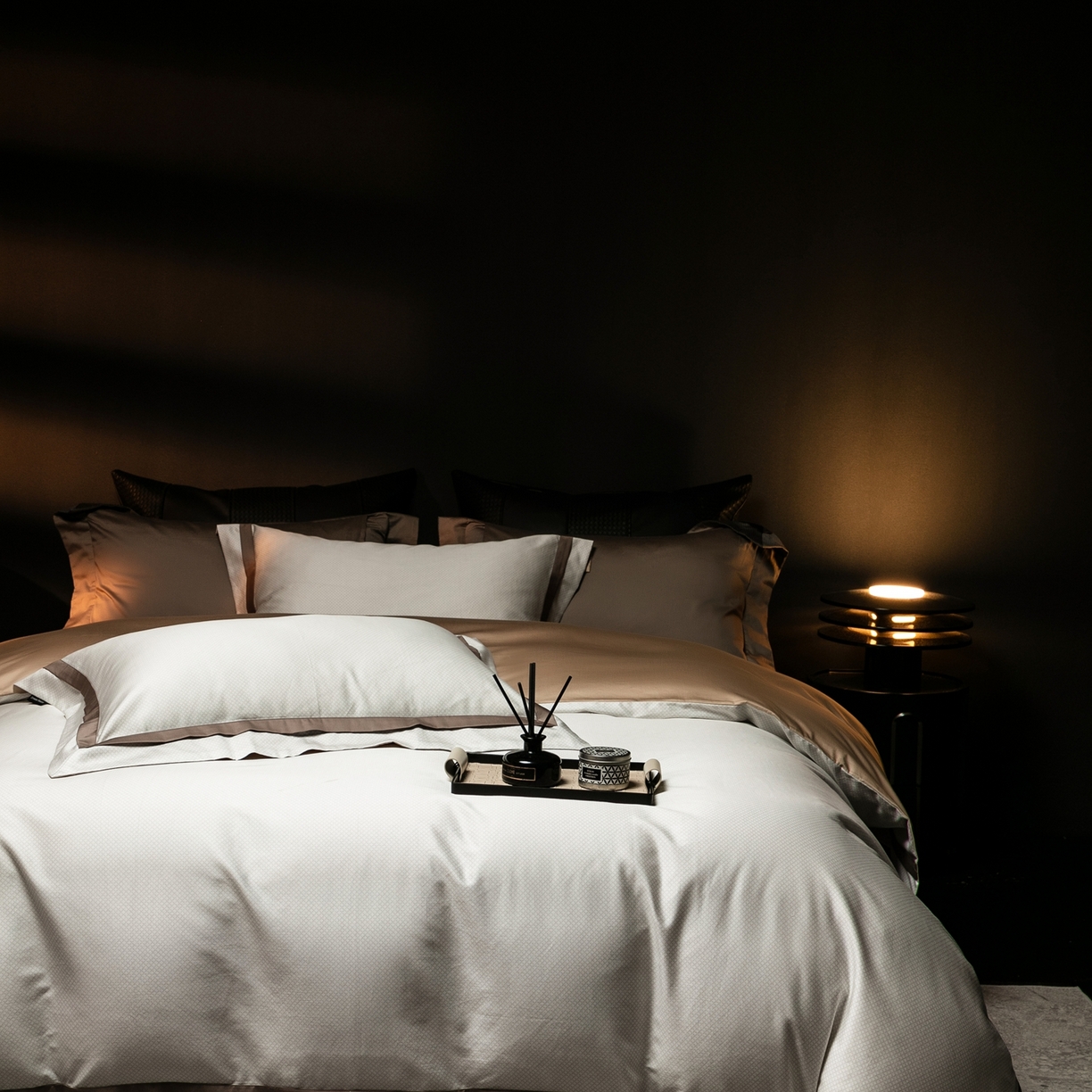 91家纺网 家纺一手货源 找家纺 （总）ONE TWO ONE 121 2025新款高支高密全棉贡缎长绒精工细作工艺款-维希【会员减-20】  控价 498 -51